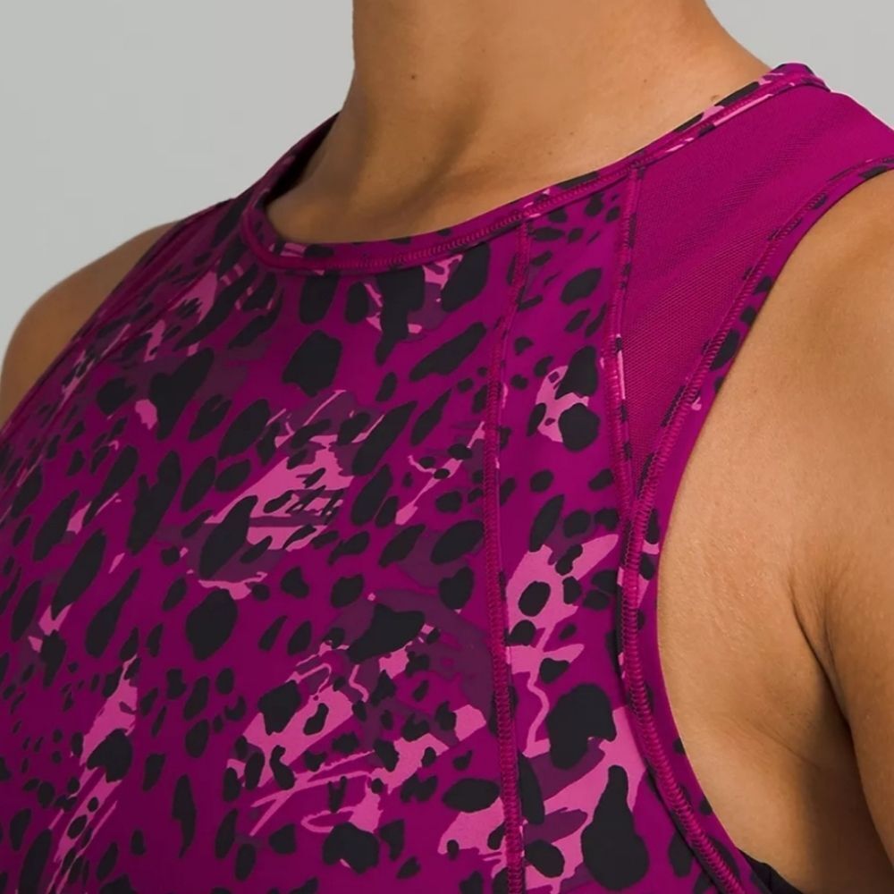 NEW LULULEMON 6 back vent magenta pink purple black sculpt Tank Top Medium NWT